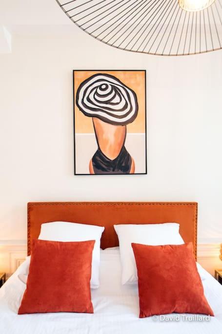 Suites Mana - Matahina Avec Vue Superbe Sur La Place Ducale Et Parking Prive Inclus Charleville-Mézières Exteriör bild