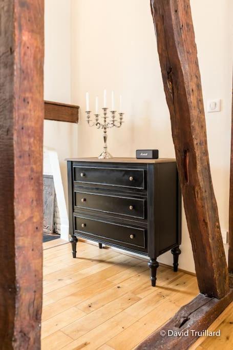 Suites Mana - Matahina Avec Vue Superbe Sur La Place Ducale Et Parking Prive Inclus Charleville-Mézières Exteriör bild
