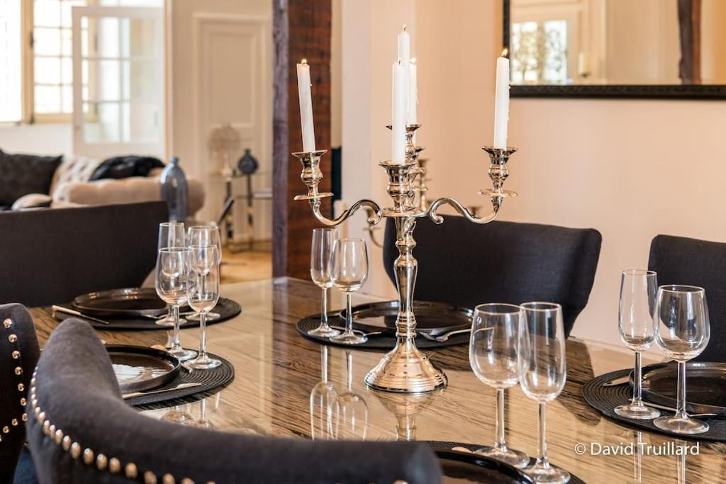 Suites Mana - Matahina Avec Vue Superbe Sur La Place Ducale Et Parking Prive Inclus Charleville-Mézières Exteriör bild