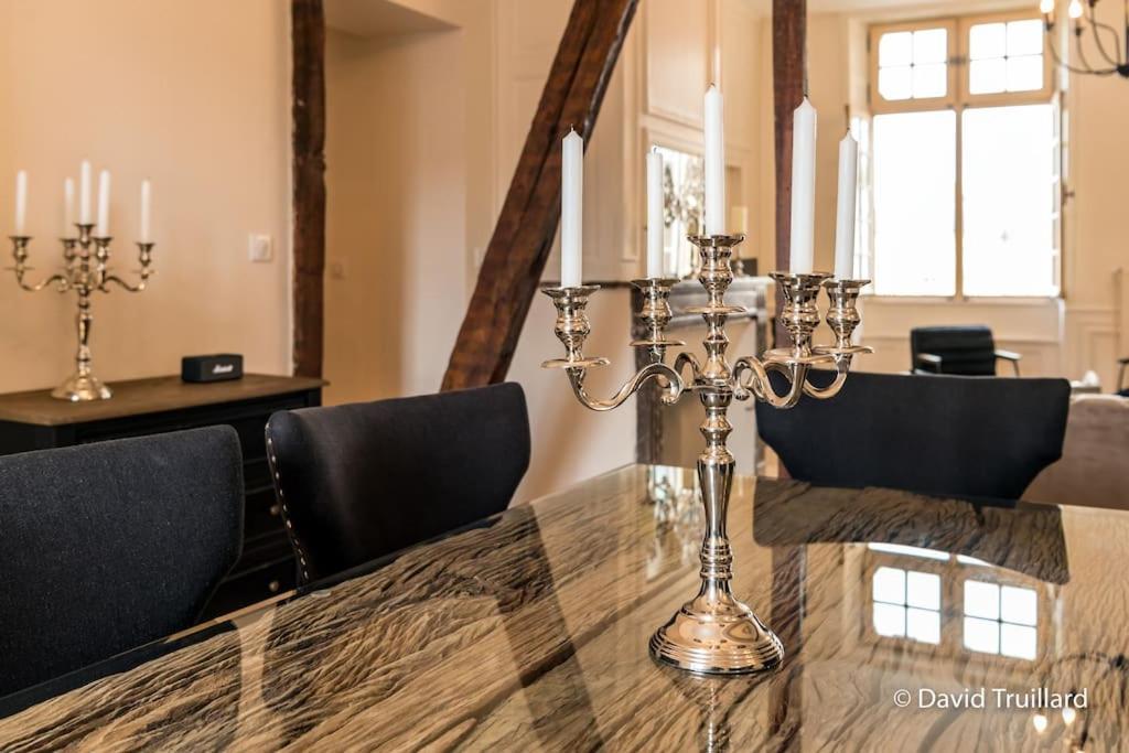 Suites Mana - Matahina Avec Vue Superbe Sur La Place Ducale Et Parking Prive Inclus Charleville-Mézières Exteriör bild
